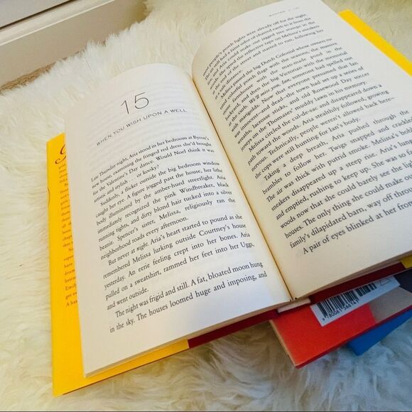 PRETTY LITTLE LIARS BY SARA SHEPARD HARDCOVER BOOK SET - Picture 2 of 4